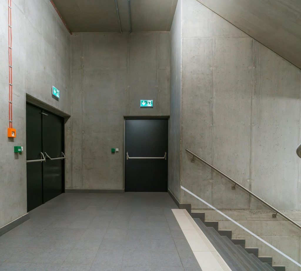 Sauberkeit und Sicherheit im Treppenhaus durch Treppenhausreinigung in Hamburg durch Immoservice Helden